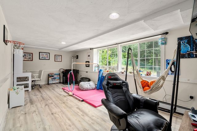 44 Susan Park Way, Uxbridge, MA 01569