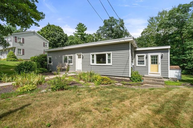 44 Susan Park Way, Uxbridge, MA 01569