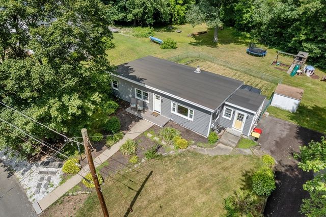 44 Susan Park Way, Uxbridge, MA 01569