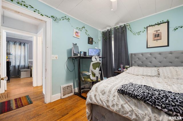 804 W MAYWOOD Avenue, Peoria, IL 61604