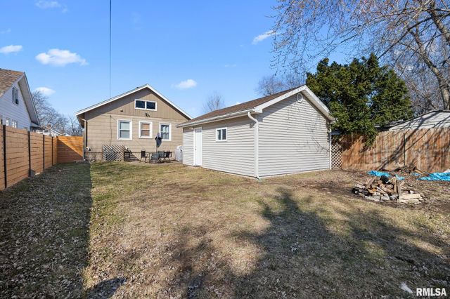 804 W MAYWOOD Avenue, Peoria, IL 61604