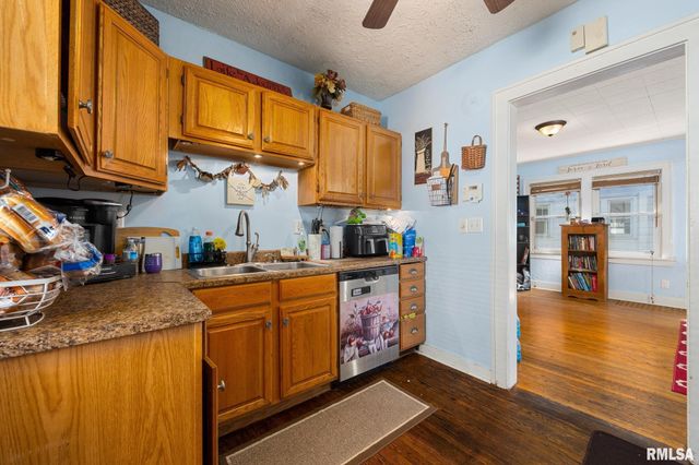 804 W MAYWOOD Avenue, Peoria, IL 61604