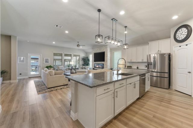 31211 Raleigh Creek Drive, Tomball, TX 77375