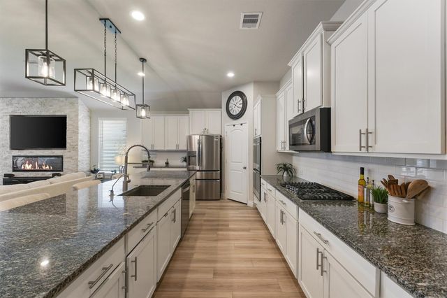 31211 Raleigh Creek Drive, Tomball, TX 77375