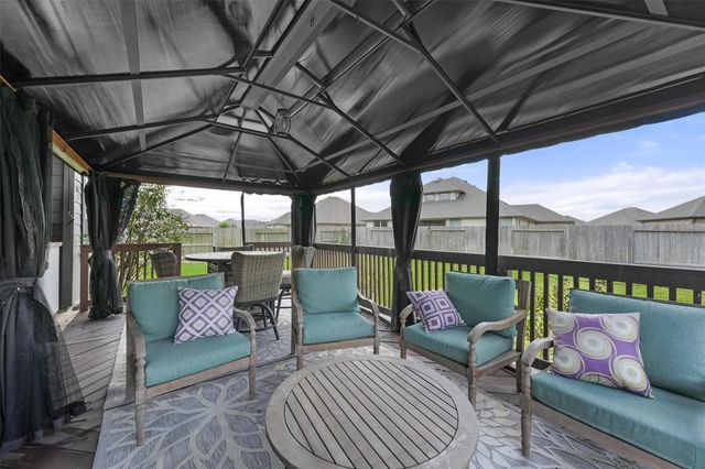 31211 Raleigh Creek Drive, Tomball, TX 77375