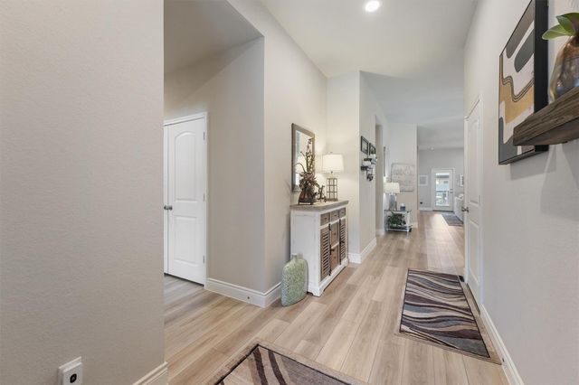 31211 Raleigh Creek Drive, Tomball, TX 77375