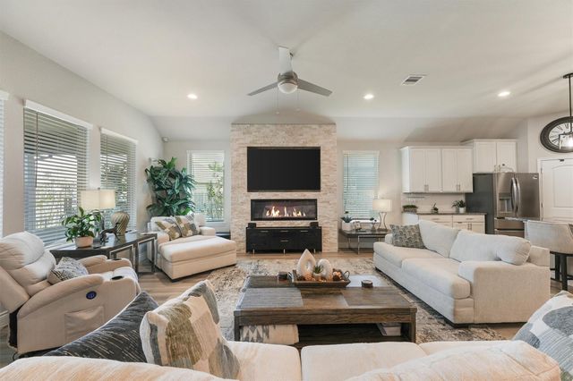 31211 Raleigh Creek Drive, Tomball, TX 77375