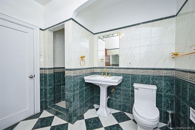 50-24 194th Street, Fresh Meadows, NY 11365