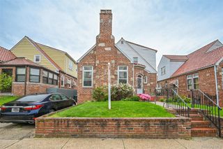 50-24 194th Street, Fresh Meadows, NY 11365