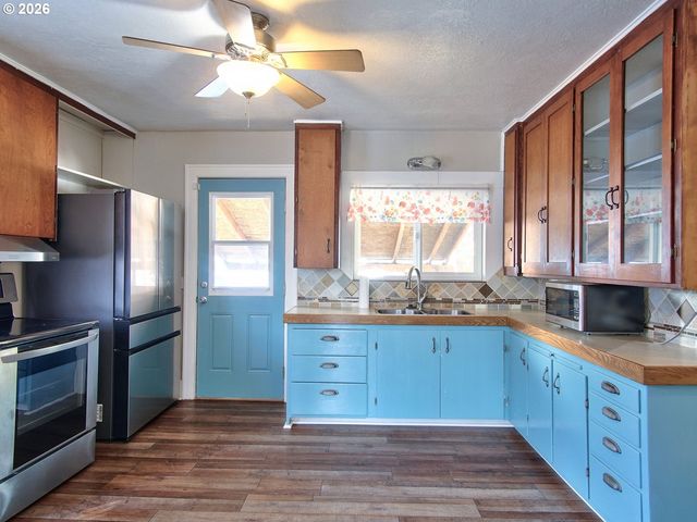 1115 Ne HEMBREE St, Mc Minnville, OR 97128