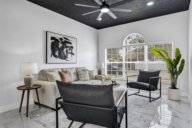 1829 SNARESBROOK WAY, Orlando, FL 32837