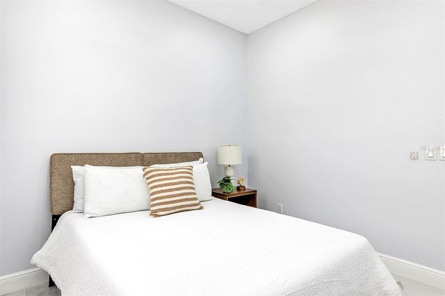 1829 SNARESBROOK WAY, Orlando, FL 32837