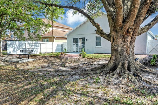 1829 SNARESBROOK WAY, Orlando, FL 32837