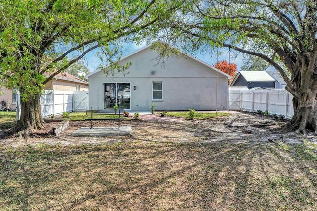 1829 SNARESBROOK WAY, Orlando, FL 32837