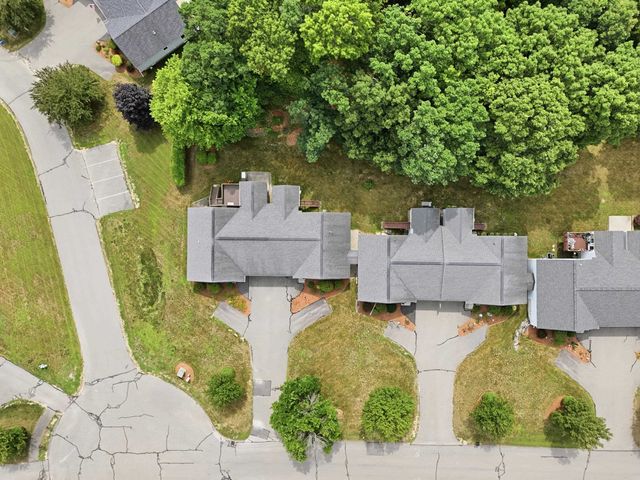 15 Rainbow Drive, Londonderry, NH 03053