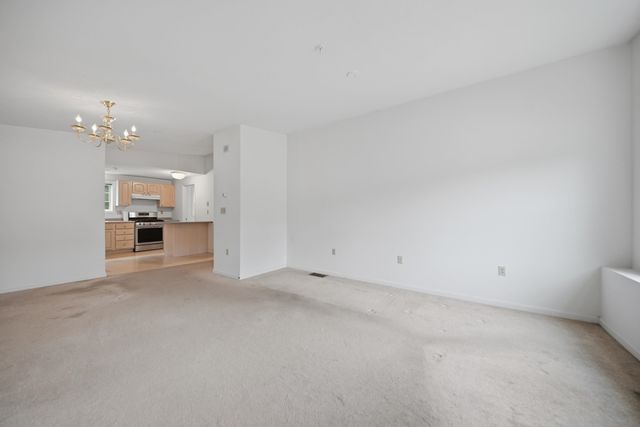 15 Rainbow Drive, Londonderry, NH 03053