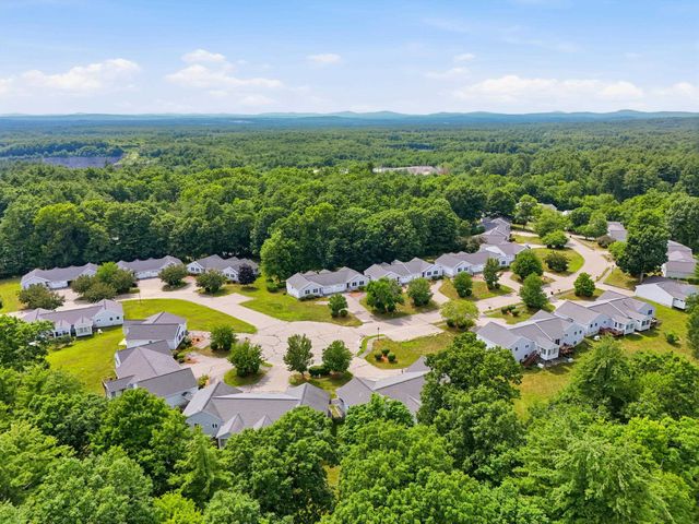15 Rainbow Drive, Londonderry, NH 03053