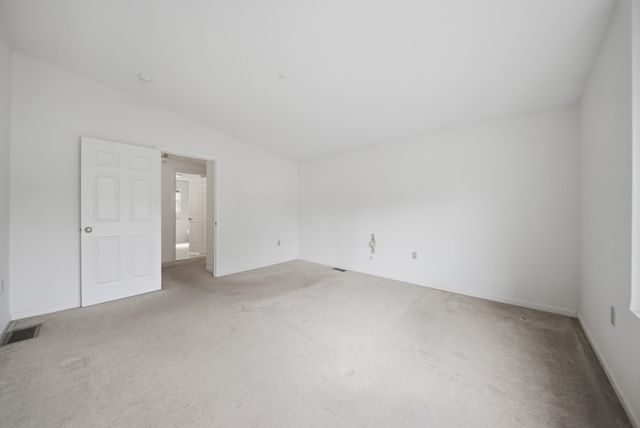 15 Rainbow Drive, Londonderry, NH 03053