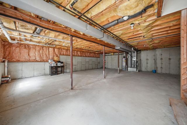15 Rainbow Drive, Londonderry, NH 03053