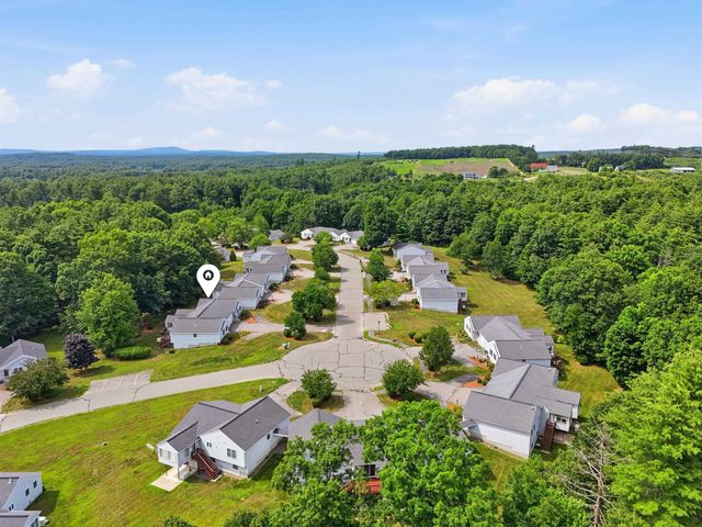 15 Rainbow Drive, Londonderry, NH 03053