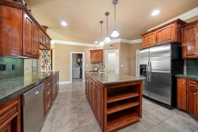 7870 Castle View Lane, Redding, CA 96001