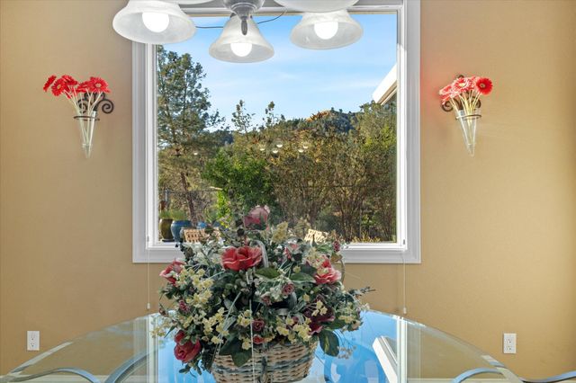 7870 Castle View Lane, Redding, CA 96001