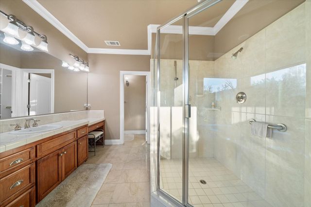 7870 Castle View Lane, Redding, CA 96001