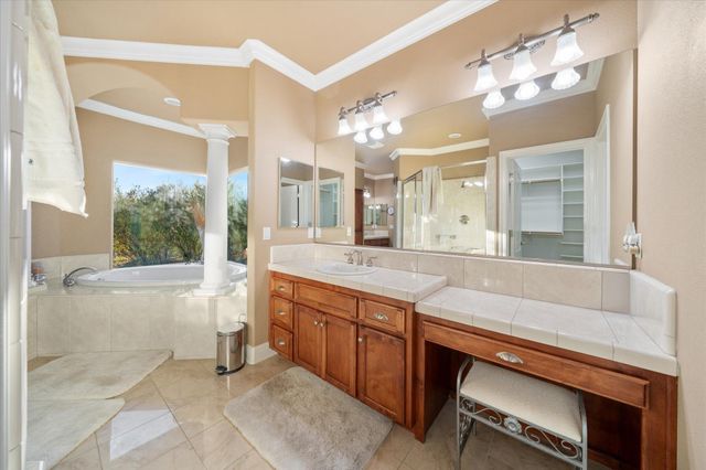 7870 Castle View Lane, Redding, CA 96001