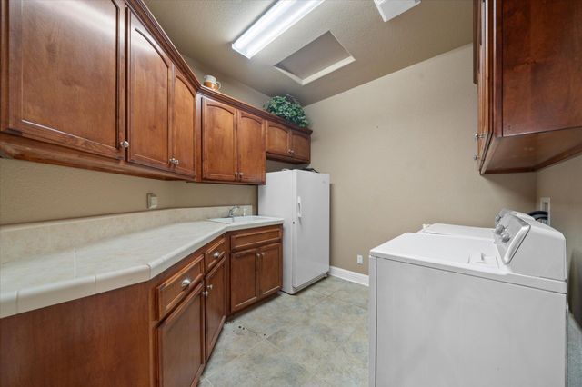 7870 Castle View Lane, Redding, CA 96001