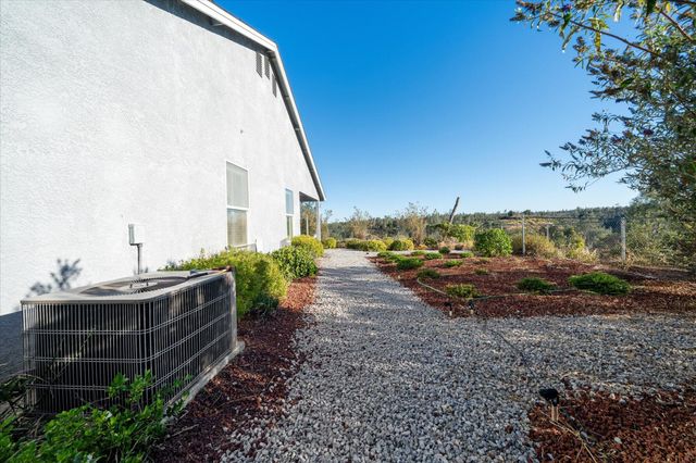 7870 Castle View Lane, Redding, CA 96001