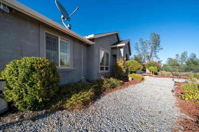 7870 Castle View Lane, Redding, CA 96001