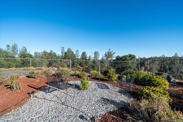 7870 Castle View Lane, Redding, CA 96001