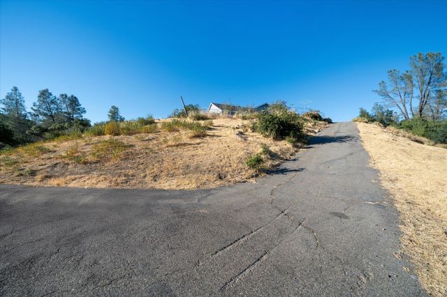 7870 Castle View Lane, Redding, CA 96001