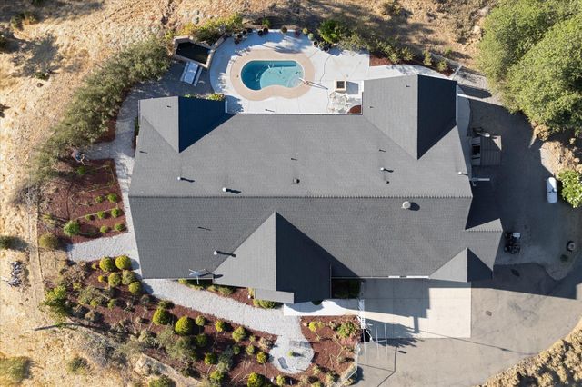 7870 Castle View Lane, Redding, CA 96001