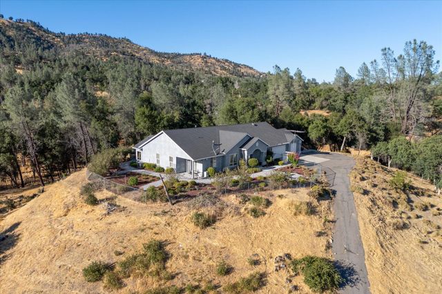 7870 Castle View Lane, Redding, CA 96001