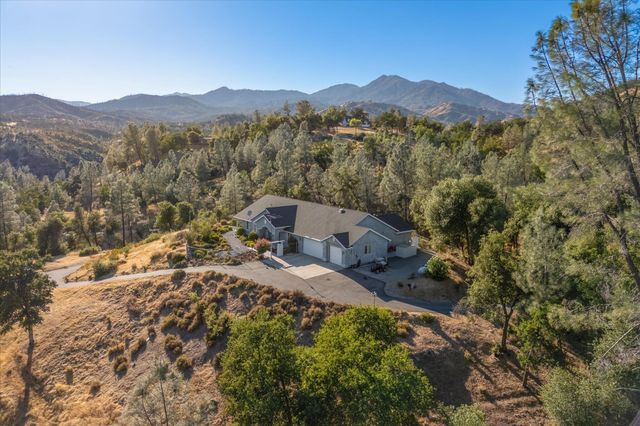 7870 Castle View Lane, Redding, CA 96001
