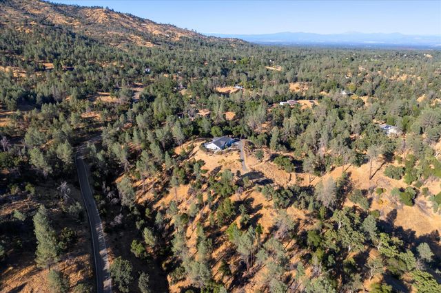 7870 Castle View Lane, Redding, CA 96001