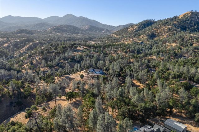 7870 Castle View Lane, Redding, CA 96001