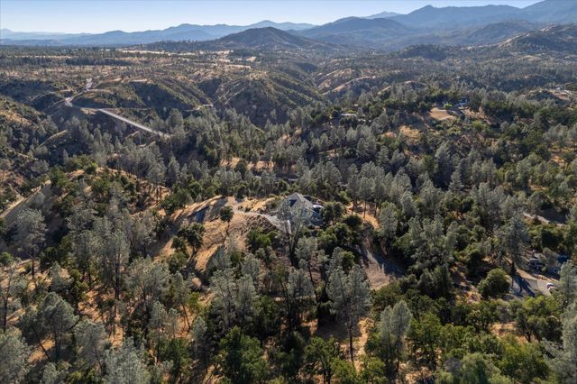 7870 Castle View Lane, Redding, CA 96001