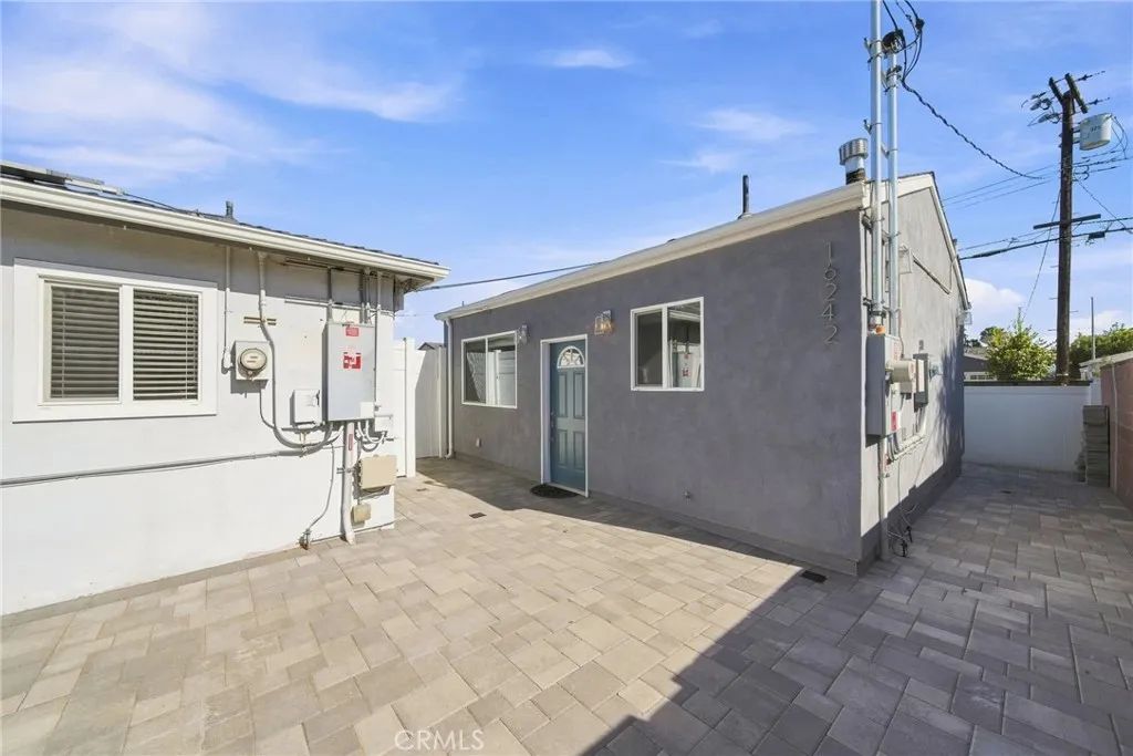 16242 Londelius, North Hills, CA 91343