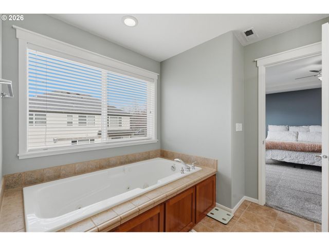 7007 Sw IRON HORSE St, Wilsonville, OR 97070