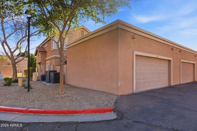 2875 W HIGHLAND Street 1115, Chandler, AZ 85224