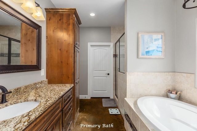 924 Cr 471, Etoile, TX 75944