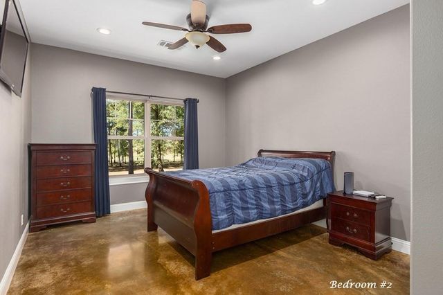 924 Cr 471, Etoile, TX 75944