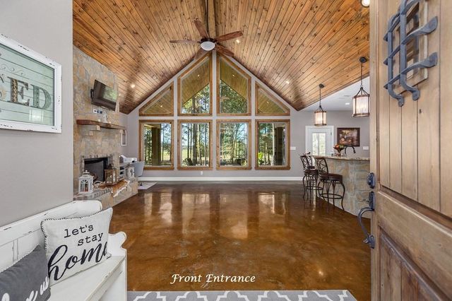 924 Cr 471, Etoile, TX 75944