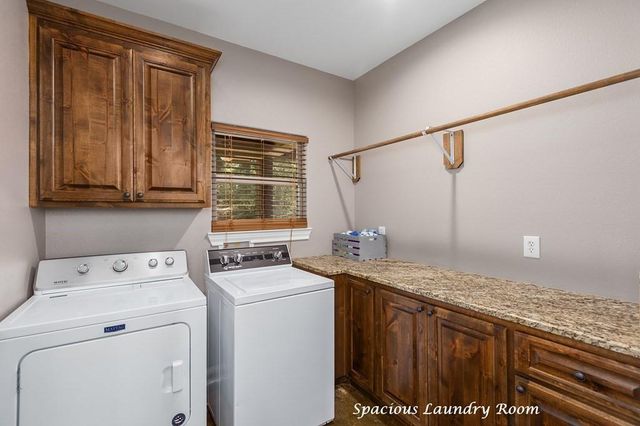 924 Cr 471, Etoile, TX 75944