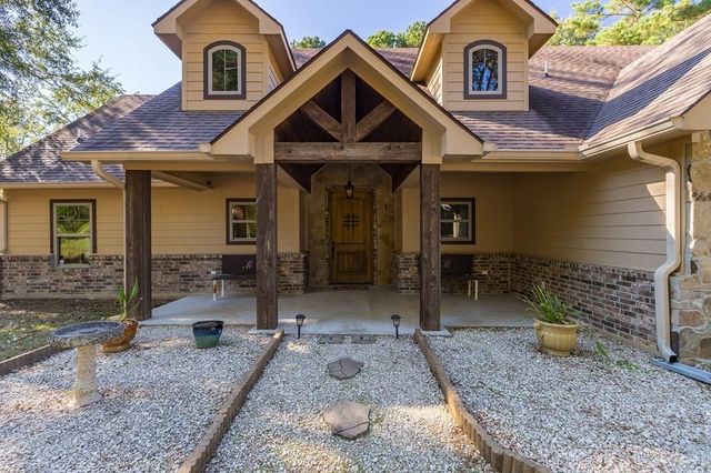 924 Cr 471, Etoile, TX 75944