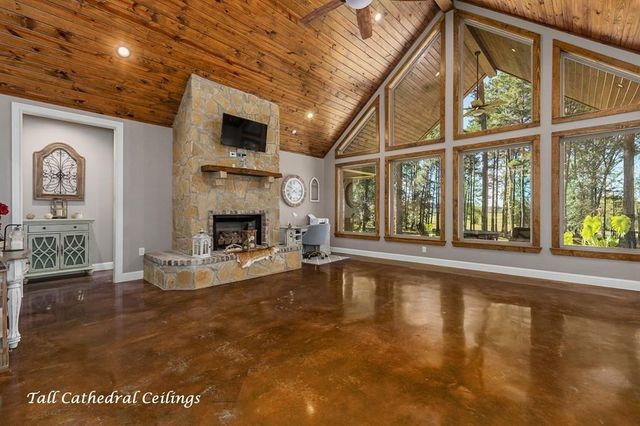 924 Cr 471, Etoile, TX 75944