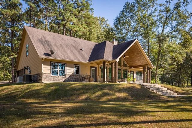 924 Cr 471, Etoile, TX 75944