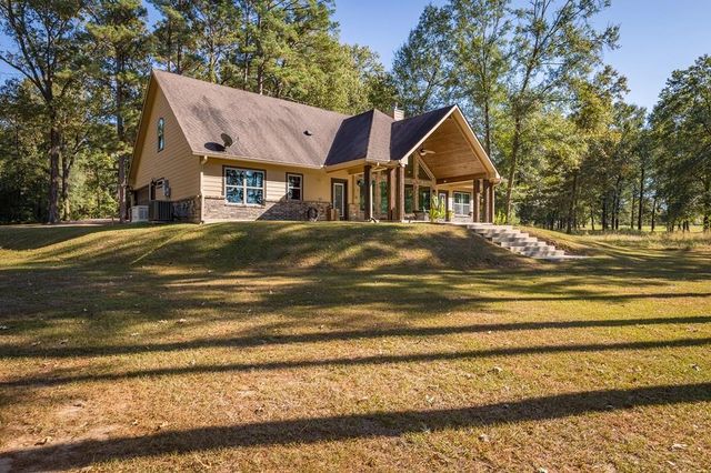 924 Cr 471, Etoile, TX 75944